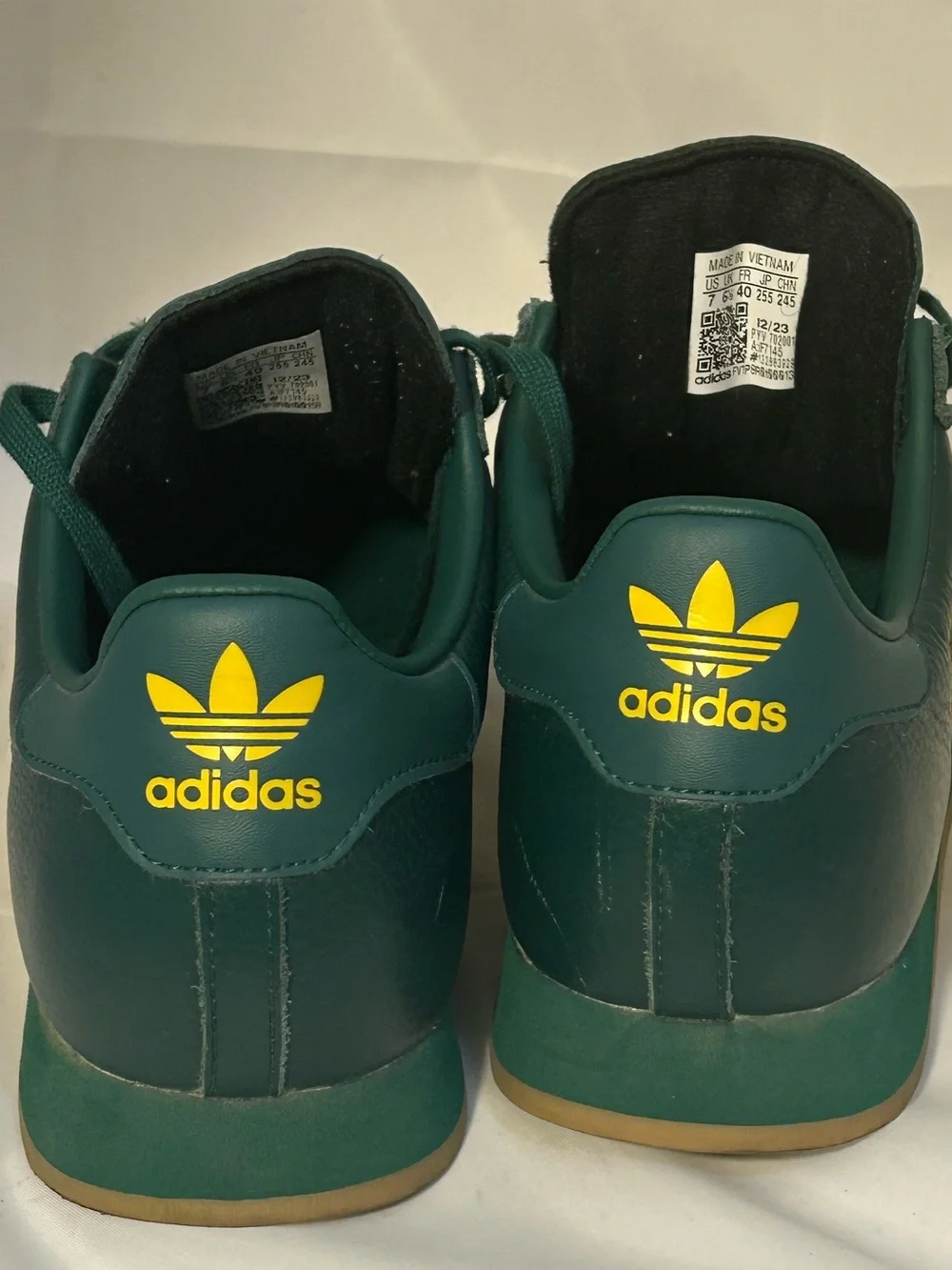 Adidas Samoa Green Leather Sneakers with Yellow Stripes M7/W9